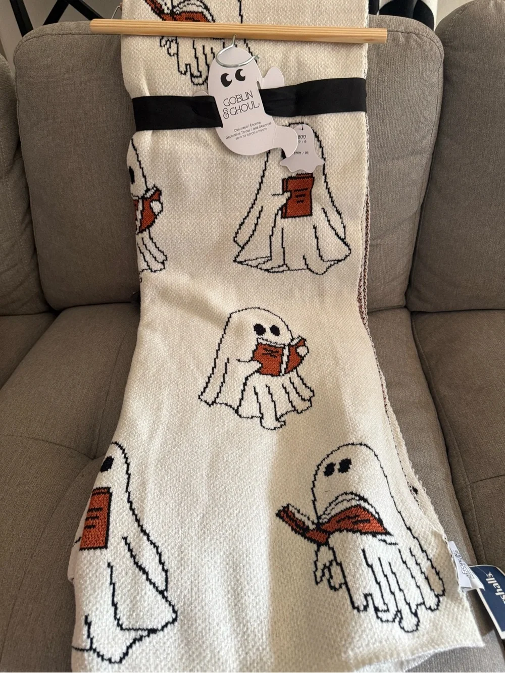 Cream Halloween Ghost Print Blanket Throw - Cute Reading Ghosts